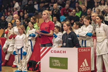 Budno oko trenerke Sare Lišinović